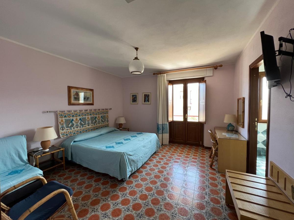 Hotel L'Oasi Cala Gonone Exteriör bild
